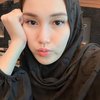 7 Foto Selfie Ayu Ting Ting Pakai Hijab, Makin Cantik Aja nih?!