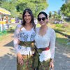 Foto Lulu Tobing Ikut Upacara Mecaru di Bali, Wajah Cantik Naturalnya Tuai Pujian