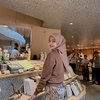 Stay Ukhti, Ini 7 Foto OOTD Dara Arafah Tetap Berhijab saat Liburan di Bali