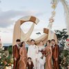 9 Foto Resepsi Pernikahan Mahalini dan Rizky Febian di Bali, Kenakan Gaun Pengantin dari Hian Tjen