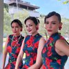 Potret Enzy Storia Jadi Bridesmaid Chinese Modern Wedding, Pakai Busana Cheongsam