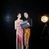 Foto Raline Shah di Red Carpet Women in Motion Emerging Talent Award, Pose Akrab Bareng Han So Hee