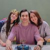 Foto Perayaan Ulang Tahun Darius Sinathrya ke-39, Dapat Kejutan Romantis dari Anak dan Istri