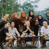 Foto Keseruan Geng The Dudas Minus One Berendam di Kali, Bikin Heboh Sampai Disamperin Ibu-ibu