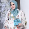 Perut Kian Membuncit, Ini Foto Terbaru Syahrini yang Kini Terang-terangan Pamer Baby Bump di Kehamilan 7 Bulan