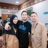 10 Foto Raffi Ahmad dan Nagita Slavina Berangkat Haji, Penuh Haru Pisah dari Anak