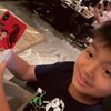 Ngefans Berat, Ini Momen Anak Nia Ramadhani Pamer Casing HP Bergambar Pratama Arhan