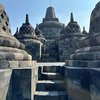 Masih di Indonesia, Ini 7 Foto Farah Quinn Ajak Suami Bule Liburan ke Candi Borobudur