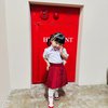 8 Foto Ameena Anak Aurel dan Atta Pakai Baju Seragam SD, Gemes Banget!