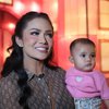 Happy Bareng Gemmi, Ini 8 Foto Kris Dayanti Ajak Ameena dan Azura Liburan ke Batu