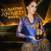 7 Foto Menawan Cinta Laura Raih Pengharagaan R.A Kartini Award 2024 Sukses Pukau Hati Penggemar