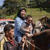 Foto Gaya Cipung saat Melancong ke Bandung, Asik Naik Kuda Bareng Sus Rini