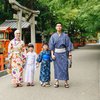 9 Foto Pemotretan Keluarga Nycta Gina saat Liburan ke Jepang, Kompak Pakai Kimono Bak Warga Lokal