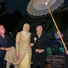 10 Foto Anniversary ke-17 Pernikahan Irfan Hakim dan Istri, Dirayakan bak Pengantin Baru