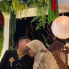 10 Foto Anniversary ke-17 Pernikahan Irfan Hakim dan Istri, Dirayakan bak Pengantin Baru