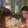 10 Potret Cassandra Lee Rayakan Anniversary bareng Pacar, Diajak Fancy Dinner hingga Dapat Buket Bunga Super Besar