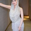 8 Foto Wika Salim Pakai Gaun Unik saat Manggung, Cantik Manjalita!