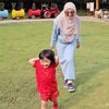 10 Foto Ria Ricis Ajak Moana Jalan-jalan, Gemes Banget Ibu dan Anak Satu Ini!