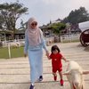 10 Foto Ria Ricis Ajak Moana Jalan-jalan, Gemes Banget Ibu dan Anak Satu Ini!