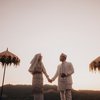 Foto Prewedding Kedua Aaliyah Massaid dan Thariq Halilintar di Gumuk Pasir, Tampil Serasi Pakai Koto Gadang ala Wanita Minang 