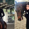 9 Potret Mulan Jameela Berkuda untuk Pertama Kali, Awalnya Takut hingga Akhirnya Enjoy Banget!