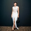 Sedang Ramai Dikritik, Ini 10 Foto OOTD Wanda Hara Pakai Dress yang Feminin