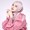 10 Potret Inara Rusli Pakai Outfit Shimmer, Auranya Dibilang kayak Masih Gadis!