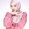 10 Potret Inara Rusli Pakai Outfit Shimmer, Auranya Dibilang kayak Masih Gadis!