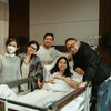 10 Foto Clairine Clay Istri Joshua Suherman Melahirkan Anak Pertama, Wajah Anaknya Gemes Banget!