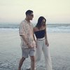 10 Foto Al Ghazali dan Alyssa Daguise Bagikan Kemesraan di Pantai, Fix Bakal sampai Nikah nih?