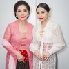 Peringati Hari Kebaya, Ini Deretan Foto Mencolok Prilly Latuconsina saat Pamer Momen Bareng Puteri Indonesia