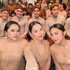 9 Foto Bridesmaid dan Groomsmen di Pernikahan Thariq dan Aaliyah, Bertabur Visual!