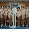 8 Potret Cantiknya Yuki Kato Jadi Bridesmaid di Pernikahan Aaliyah Massaid dan Thariq Halilintar