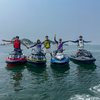 10 Foto Keluarga Darius dan Donna Liburan di Pulau Bidadari, Seru Main Jetski Berlima!