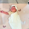 9 Foto Baby Zeya Savannah Luv Anak Tengku Dewi Putri dan Andrew Andika, Pipi Chubbynya Bikin Gemas!