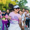 7 Foto Fuji Ikuti Fun Run di Sulawesi Tenggara, Vibesnya Enerjik dan Menyenangkan