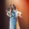 10 Foto Ayu Ting Ting Cosplay Noni Belanda, Pesonanya Disebut Mirip Marilyn Monroe