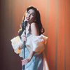 10 Foto Ayu Ting Ting Cosplay Noni Belanda, Pesonanya Disebut Mirip Marilyn Monroe