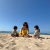 8 Foto Felicya Angelista Liburan Bareng Anak-anaknya di Bali, Aura Cantiknya Bikin Silau!