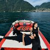 10 Foto Bulan Madu Thariq dan Aaliyah Keliling Lake Como Italia Pakai Speed Boat Mewah, Makin Mesra!