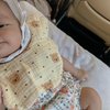 Sempat Bikin Penasaran, Ini 8 Foto Wajah Anak Larissa Chou yang Dispill Usia 40 Hari