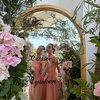 9 Foto Beby Tsabina dan Sephora Sievert Jadi Bridesmaid di Pernikahan Cassandra Lee, Trio Bestie yang Tidak Terpisahkan!