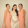 9 Foto Beby Tsabina dan Sephora Sievert Jadi Bridesmaid di Pernikahan Cassandra Lee, Trio Bestie yang Tidak Terpisahkan!