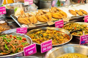 7 Makanan Khas Bangkok yang Ramah dengan Lidah Orang Indonesia, Wajib Dicoba saat ke Thailand!