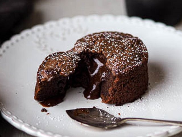 Resep Choco Lava Cake yang Lumer dan Lembut ala Devina Hermawan -  SALURAN8.COM