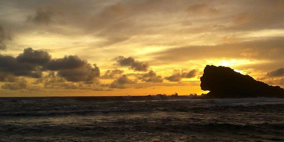 Ilustrasi Pantai Watukarung