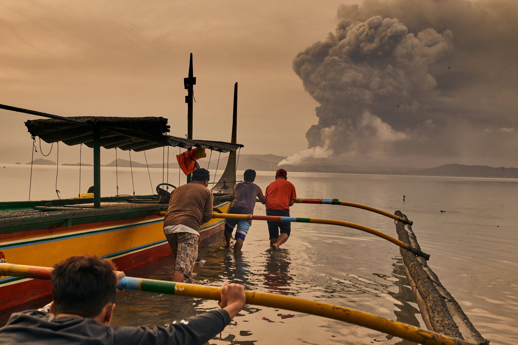 Erupsi Gunung Taal, Filipina