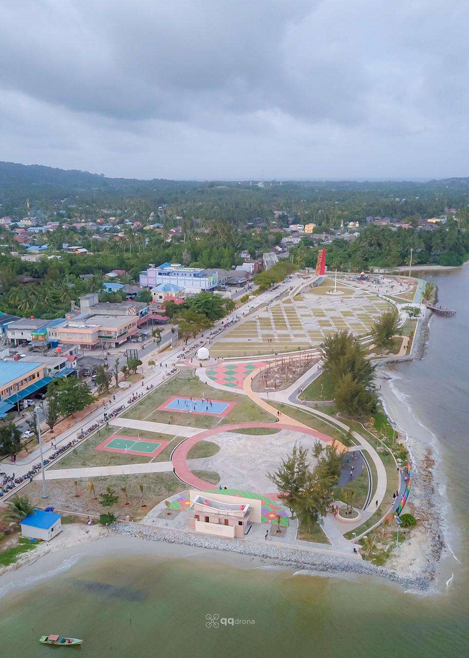 Pantai Piwang Natuna