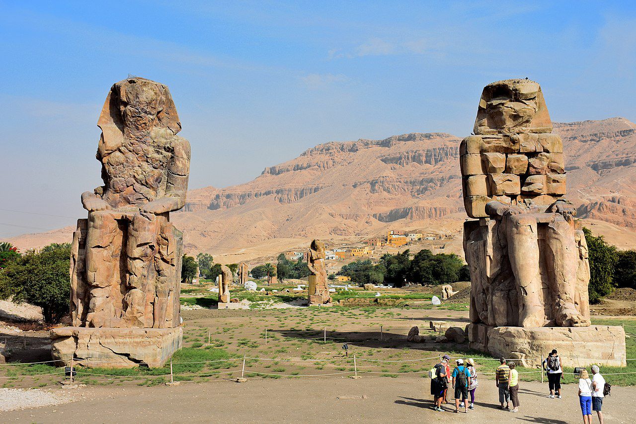 Colossi of Memnon Mesir