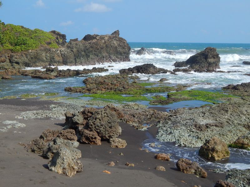 Pantai Karang Tawulan